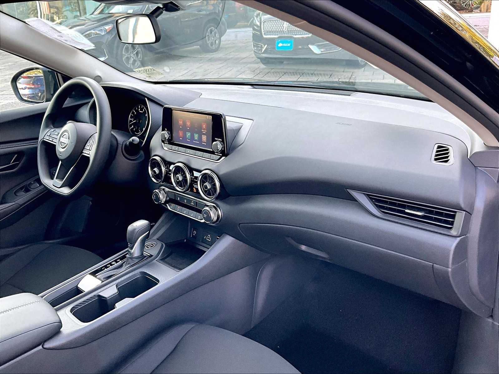 2025 Nissan Sentra S - Photo 10