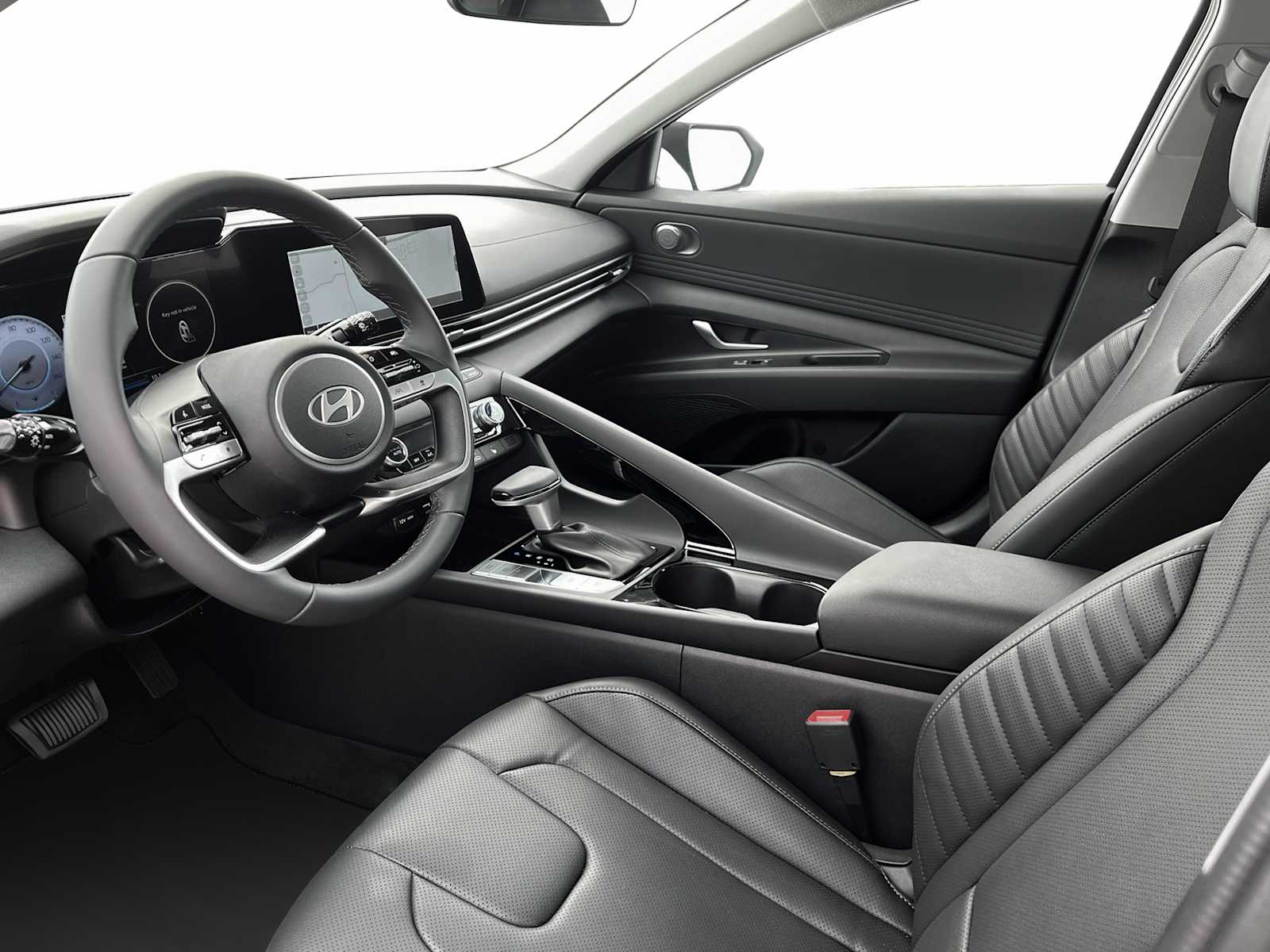 2025 Hyundai Elantra Limited - Photo 14