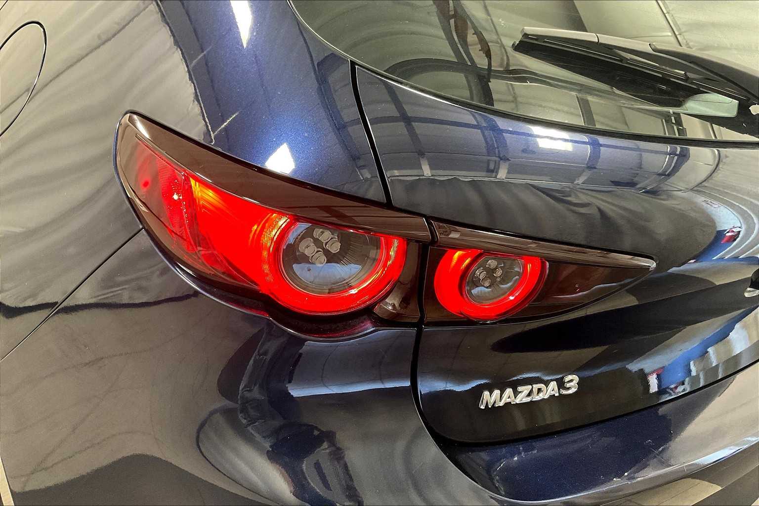 2020 Mazda Mazda3 Hatchback Premium Package - Photo 32
