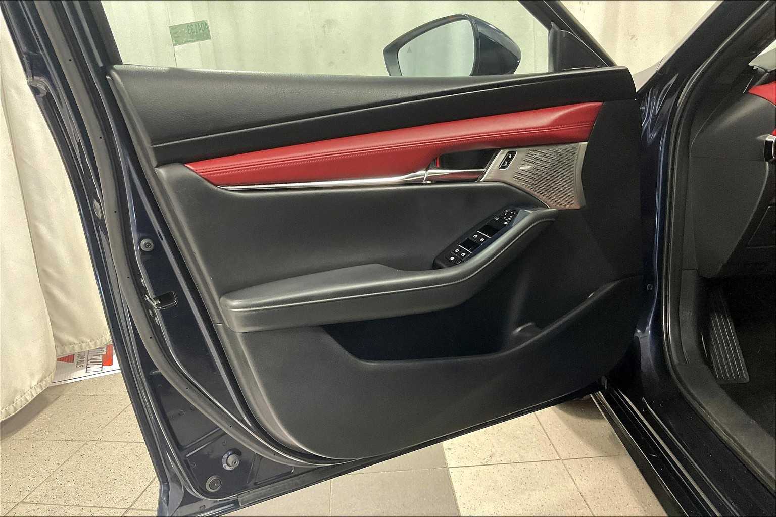2020 Mazda Mazda3 Hatchback Premium Package - Photo 8