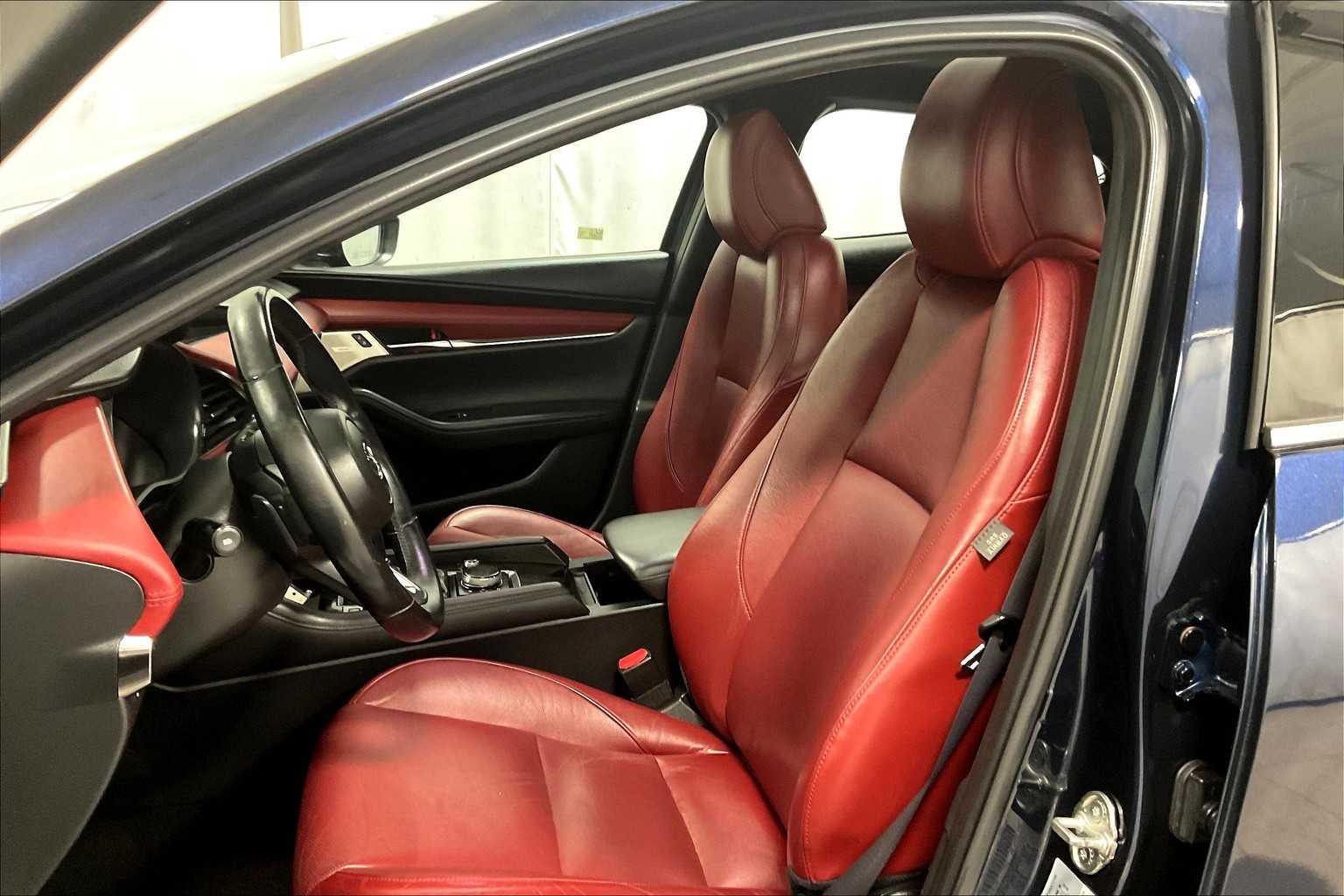 2020 Mazda Mazda3 Hatchback Premium Package - Photo 9