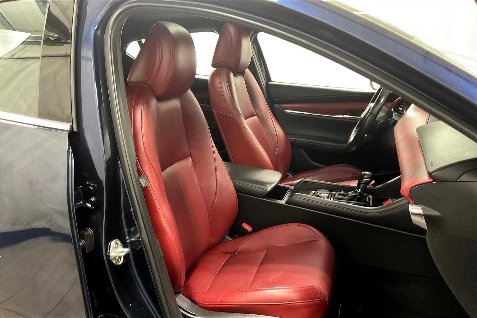 2020 Mazda Mazda3 Hatchback Premium Package - Photo 10
