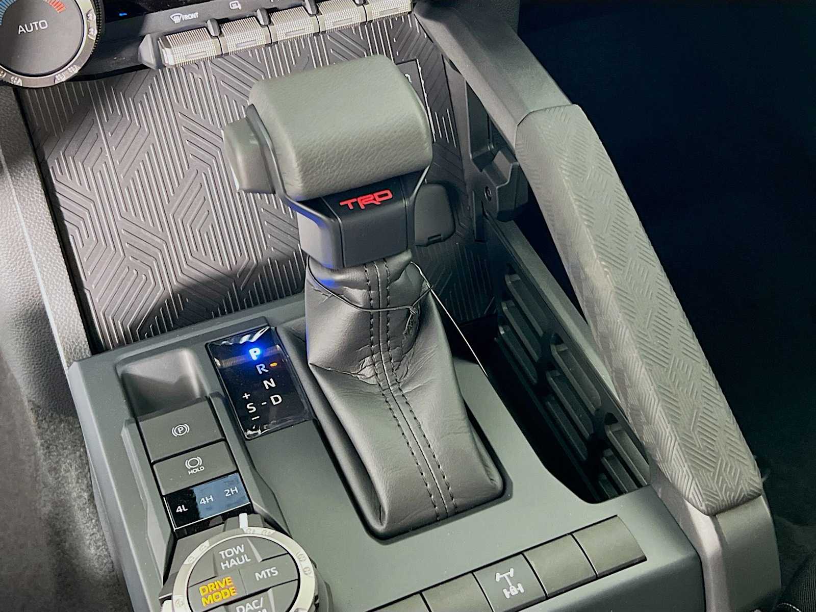 2025 Toyota Tacoma TRD Off Road - Photo 11