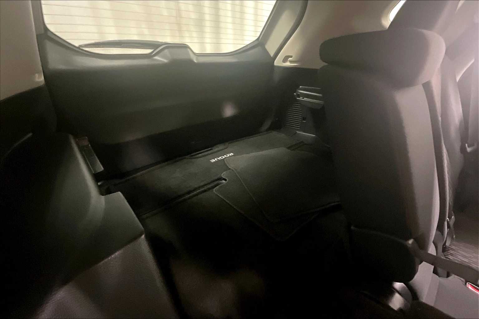 2020 Nissan Rogue SV - Photo 17