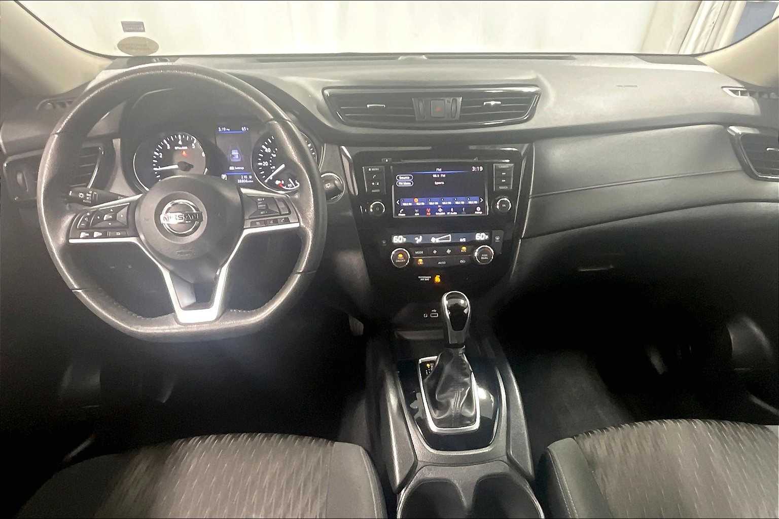 2020 Nissan Rogue SV - Photo 22