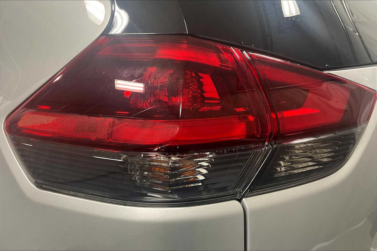 2020 Nissan Rogue SV - Photo 34