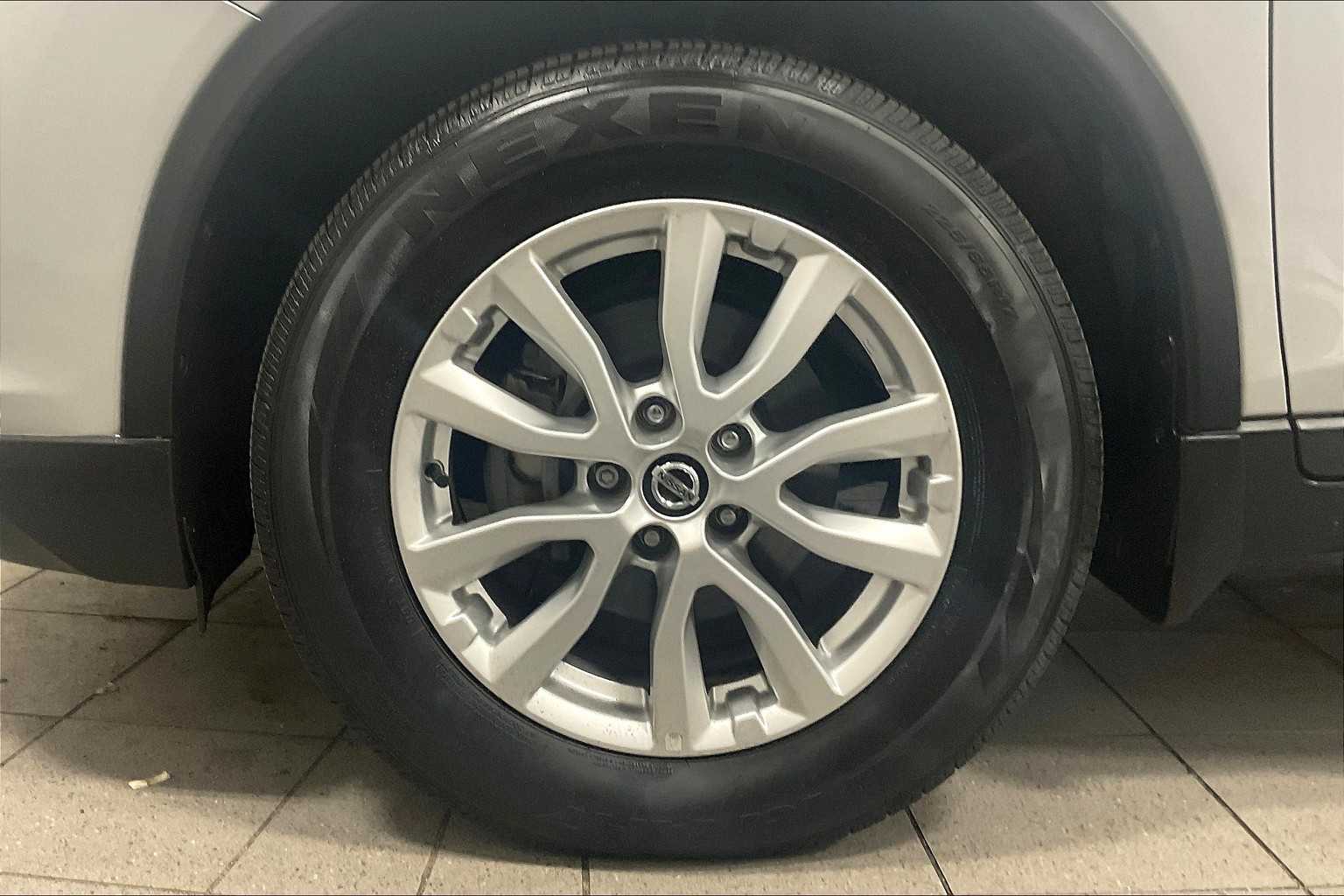 2020 Nissan Rogue SV - Photo 7