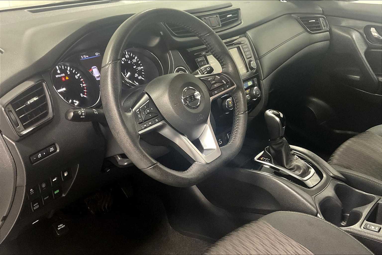 2020 Nissan Rogue SV - Photo 8