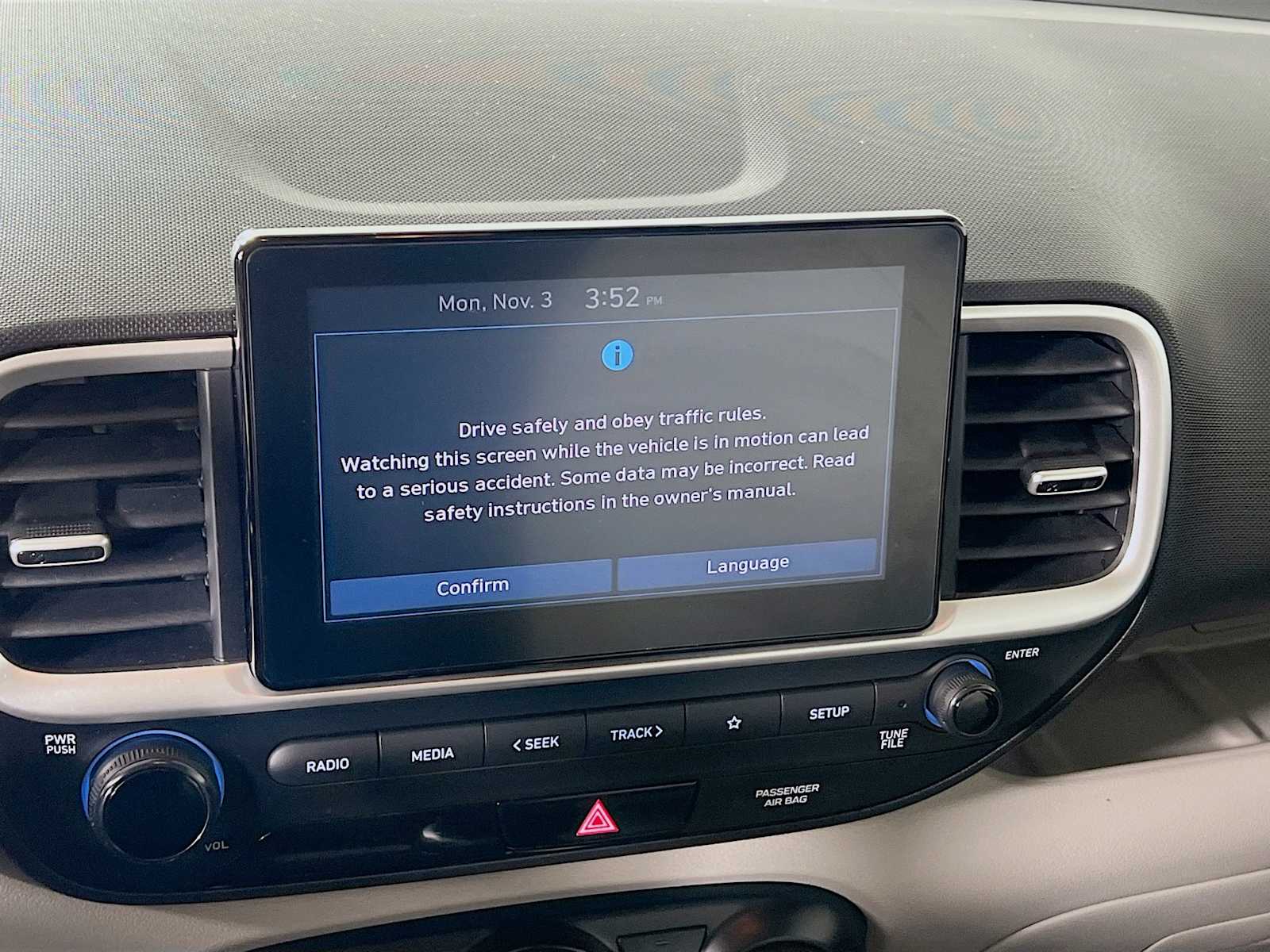 2023 Hyundai Venue SEL - Photo 14