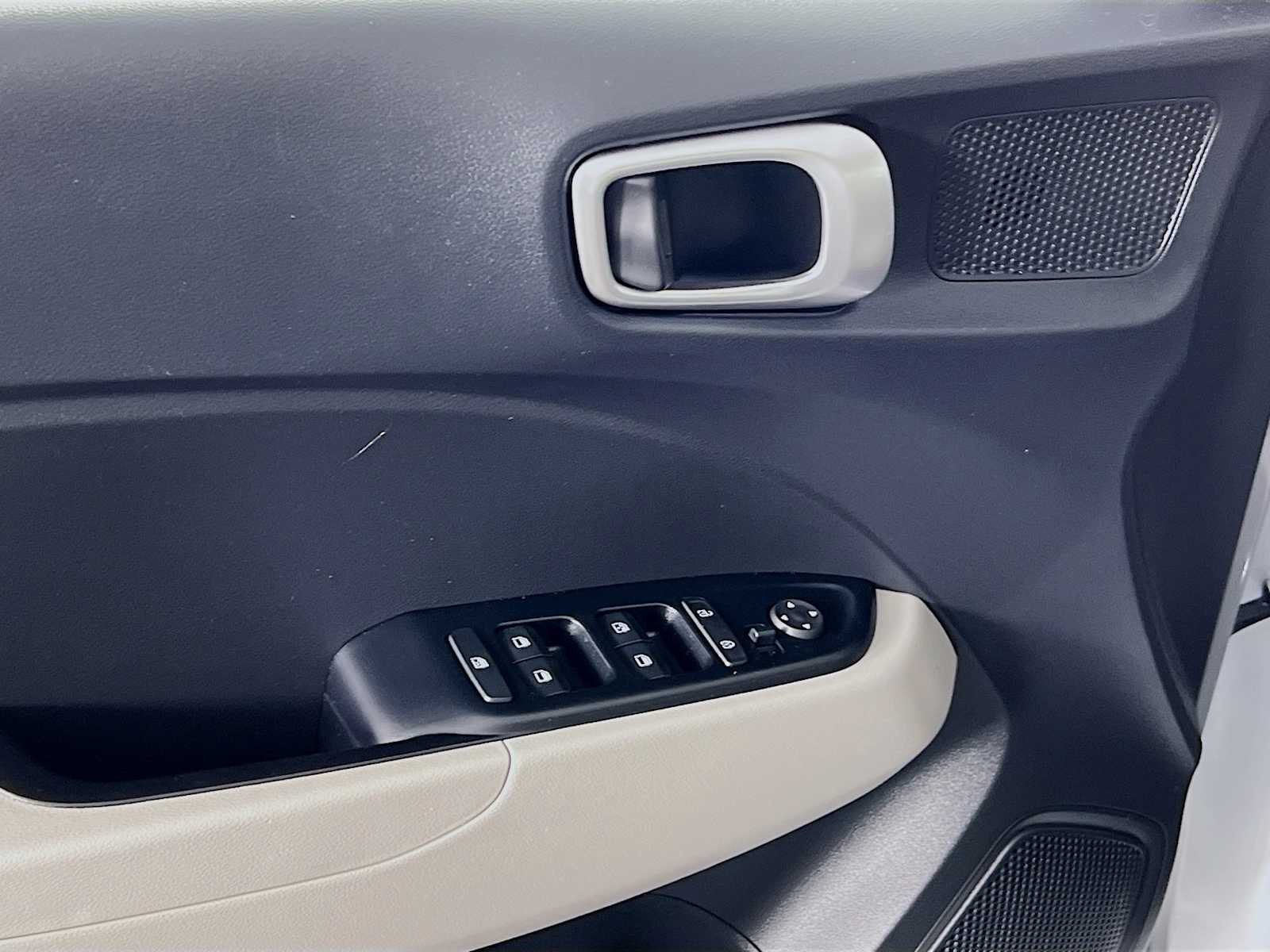 2023 Hyundai Venue SEL - Photo 17