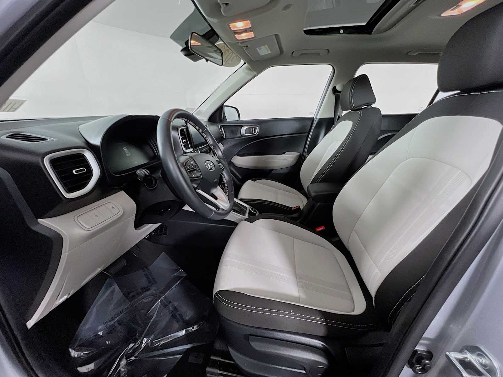 2023 Hyundai Venue SEL - Photo 20