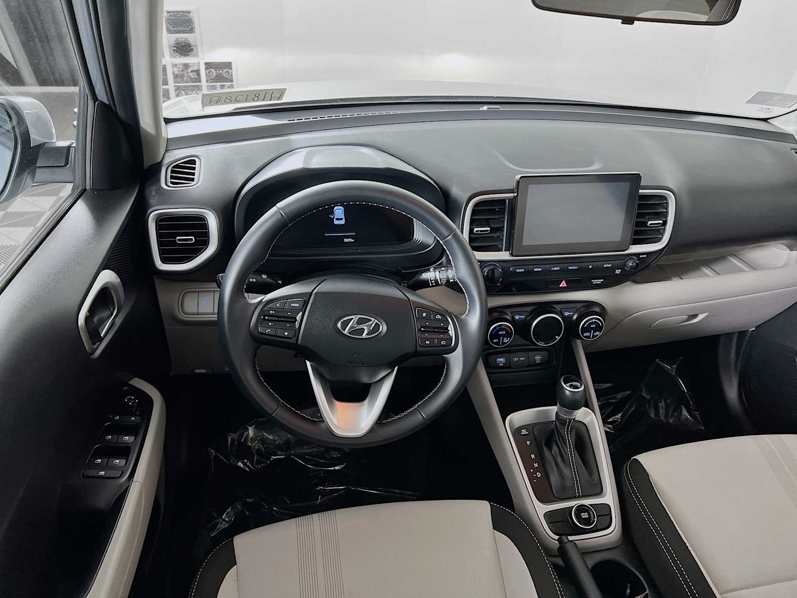 2023 Hyundai Venue SEL - Photo 22