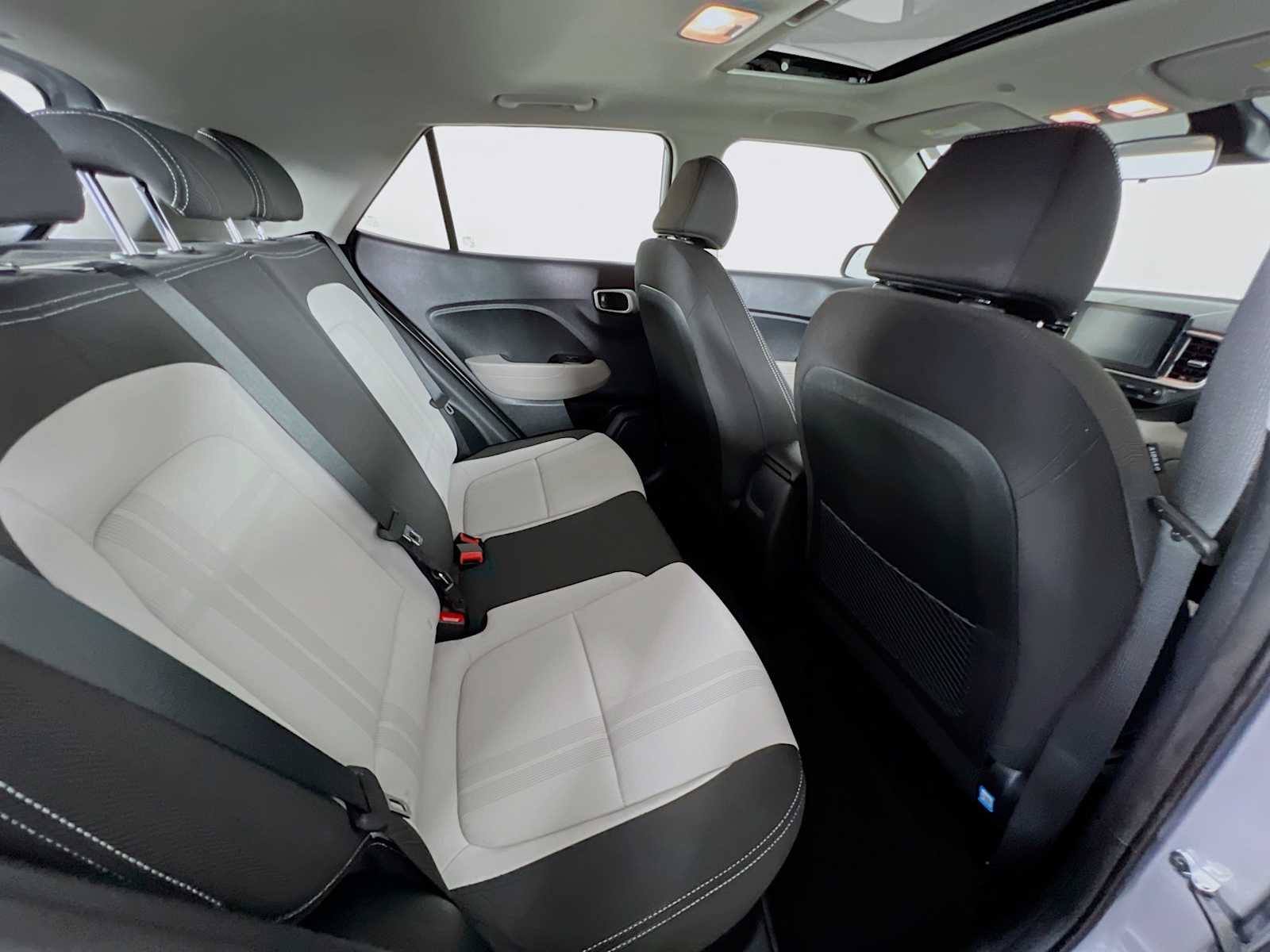 2023 Hyundai Venue SEL - Photo 26