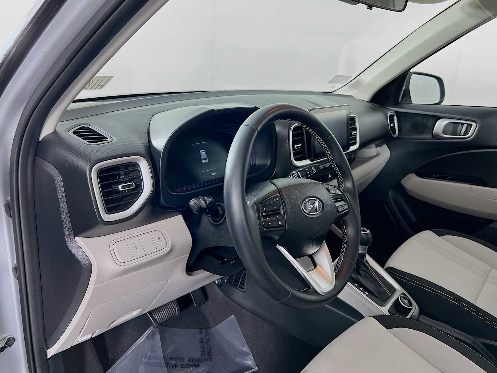 2023 Hyundai Venue SEL - Photo 9