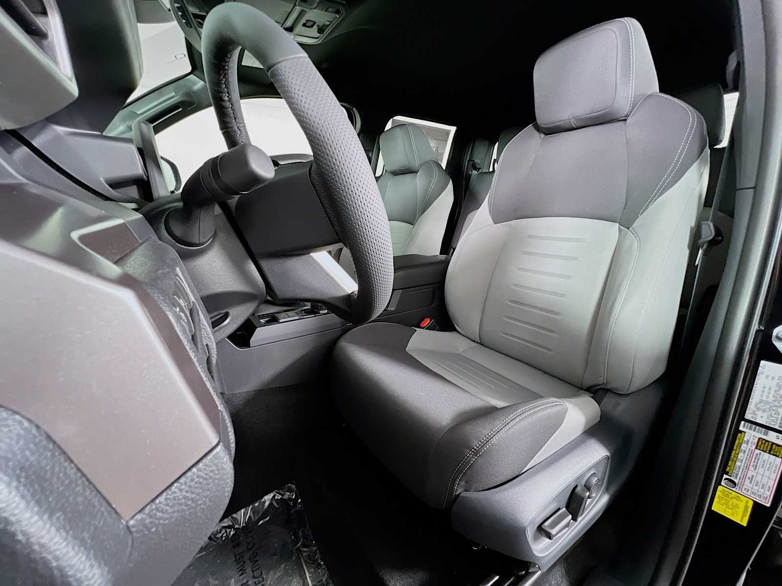 2025 Toyota Tacoma TRD Off Road - Photo 12