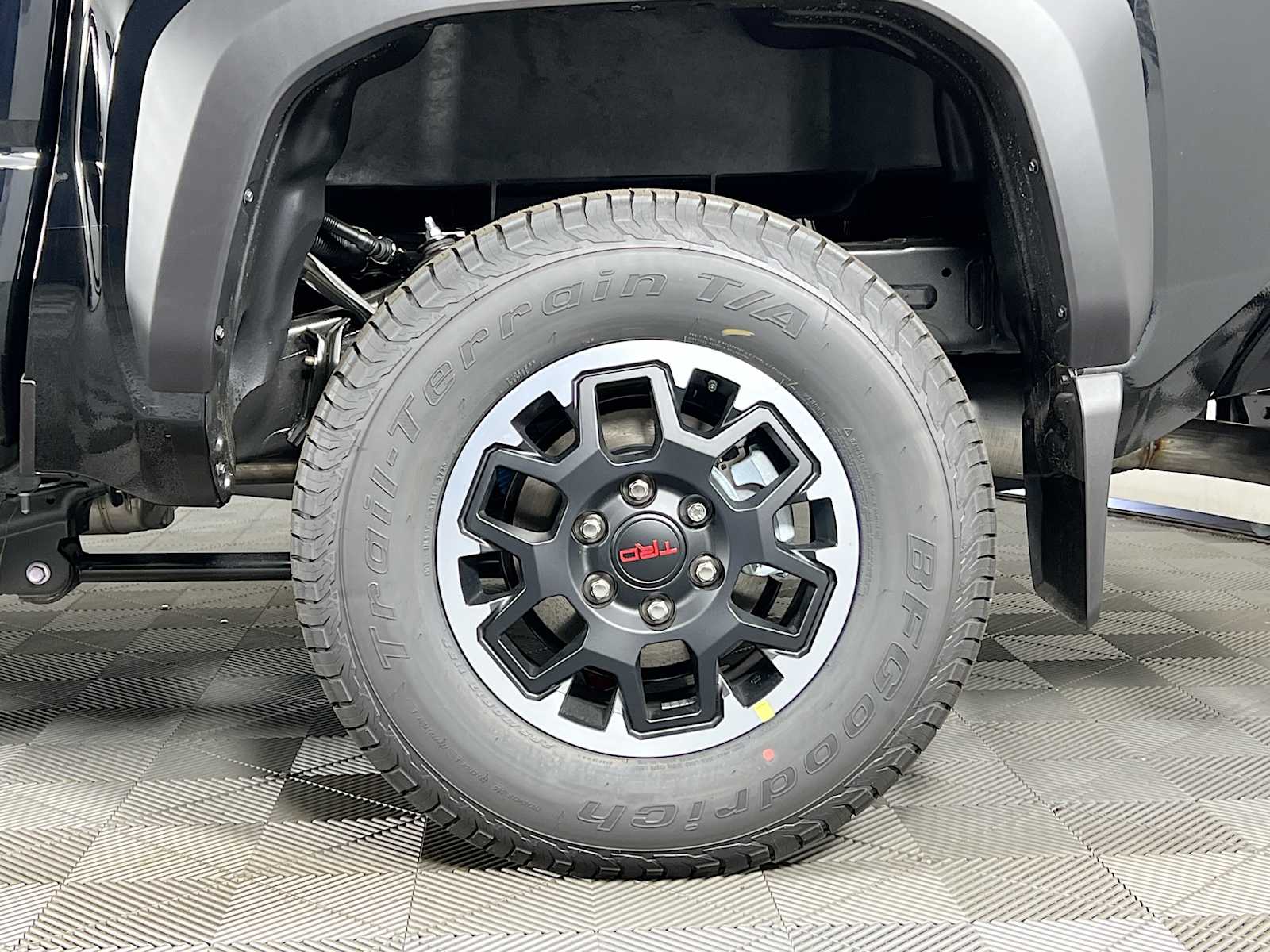 2025 Toyota Tacoma TRD Off Road - Photo 18