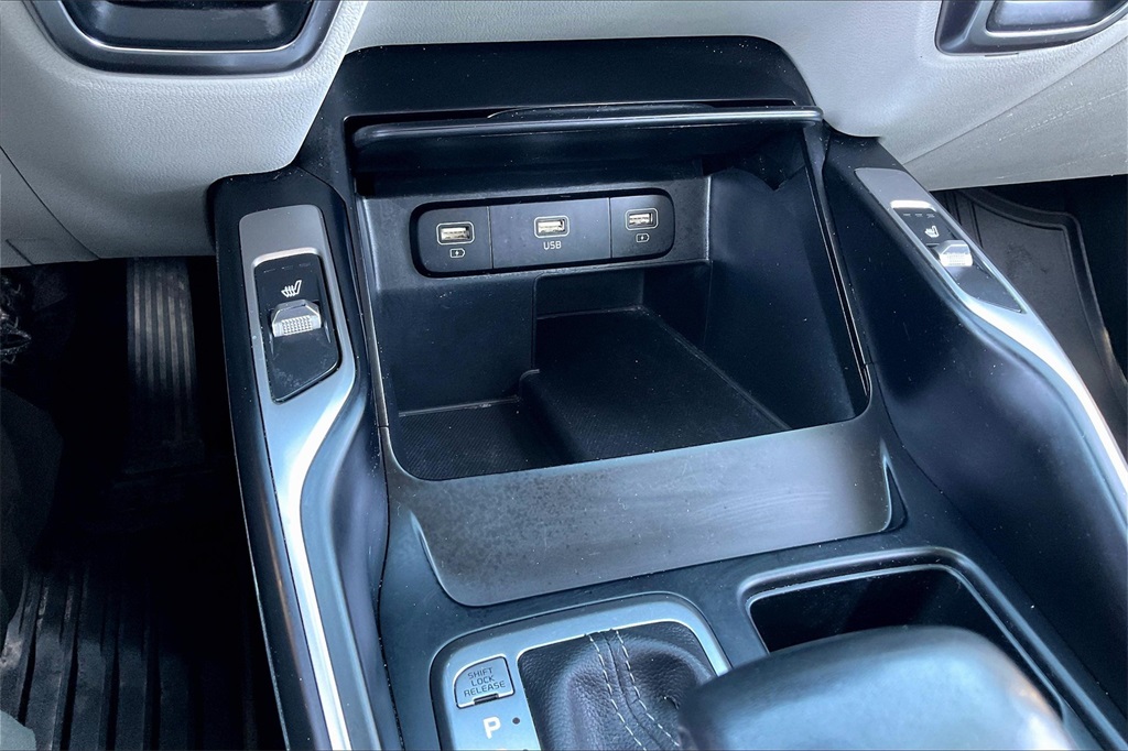 2022 Kia Sorento S - Photo 26