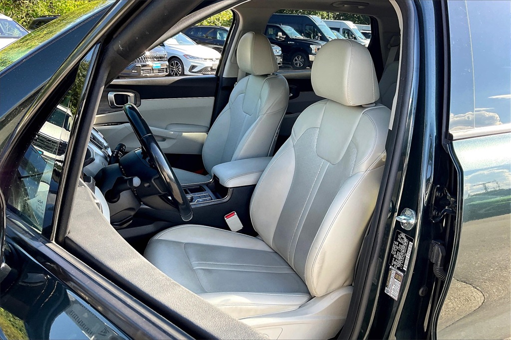 2022 Kia Sorento S - Photo 9