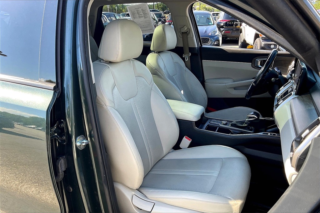 2022 Kia Sorento S - Photo 10