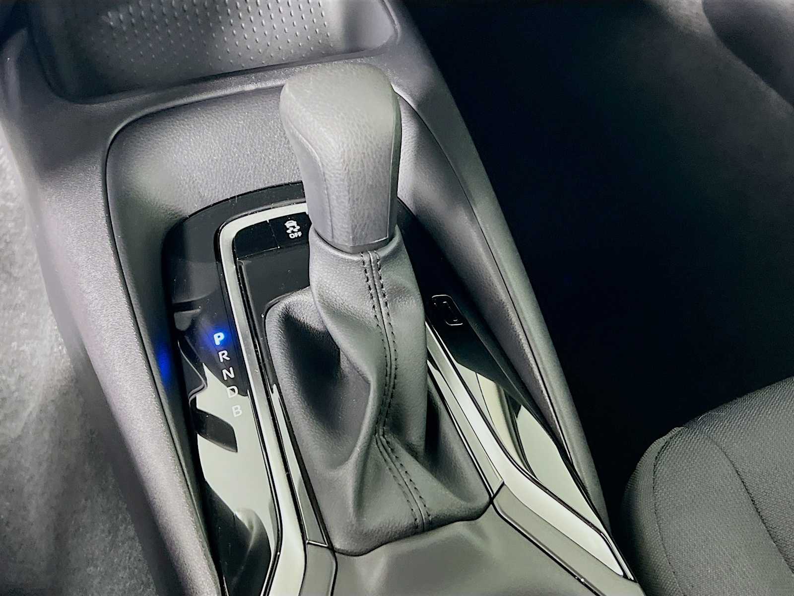 2025 Toyota Corolla LE - Photo 11