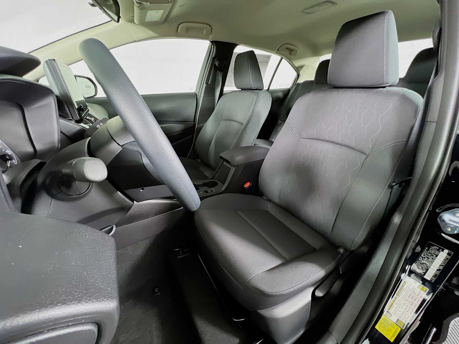 2025 Toyota Corolla LE - Photo 12