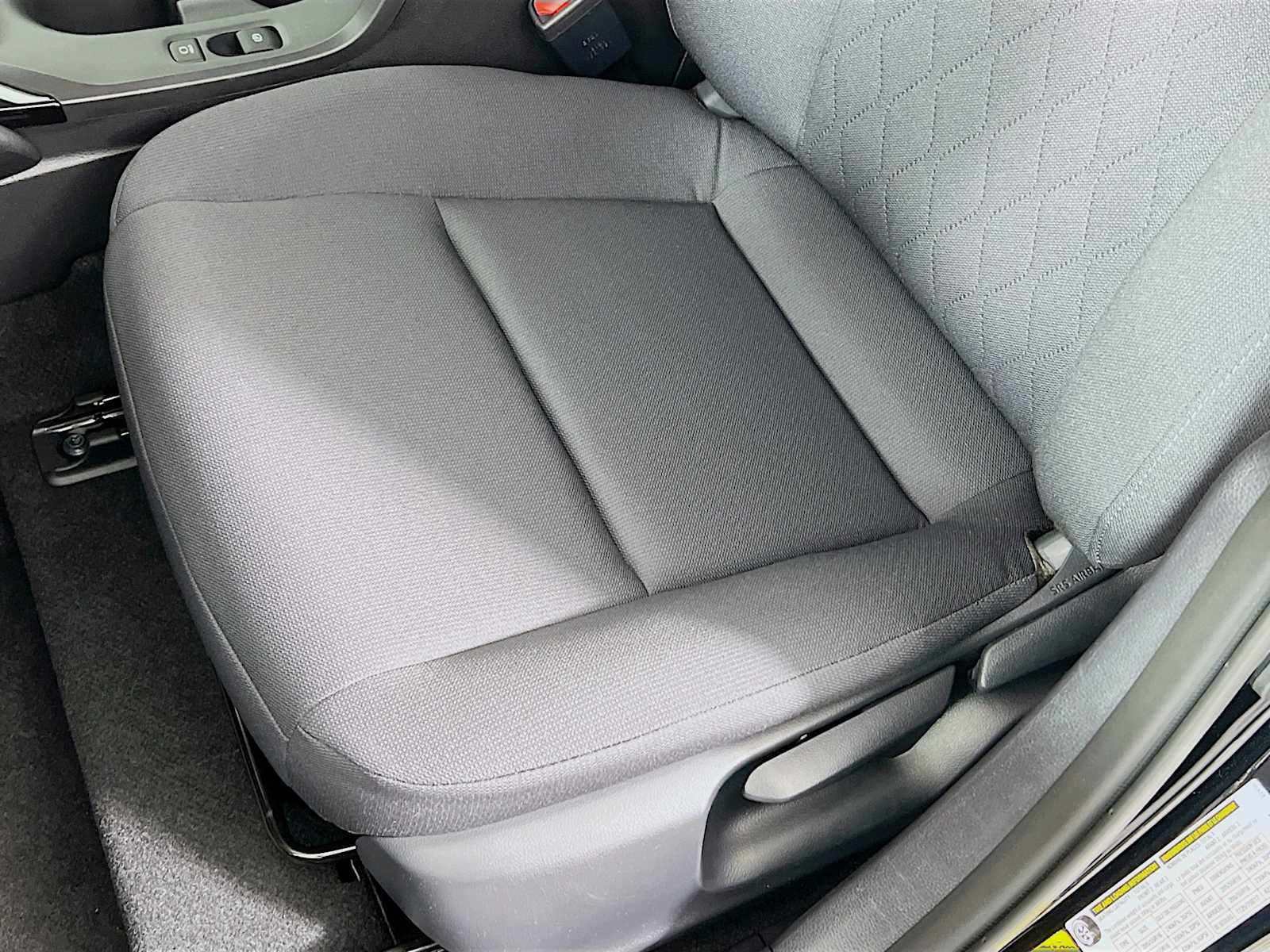 2025 Toyota Corolla LE - Photo 16