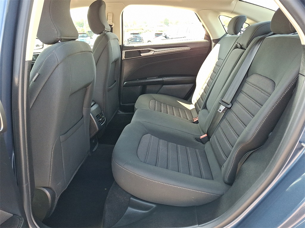 2019 Ford Fusion SE - Photo 11