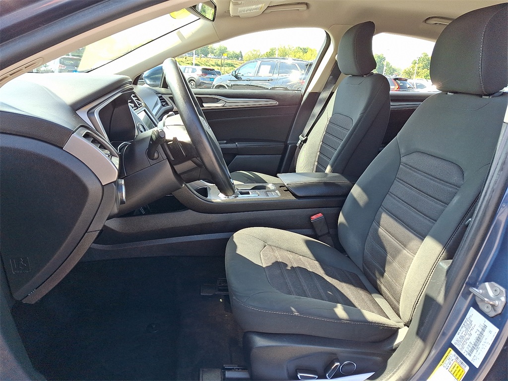 2019 Ford Fusion SE - Photo 14
