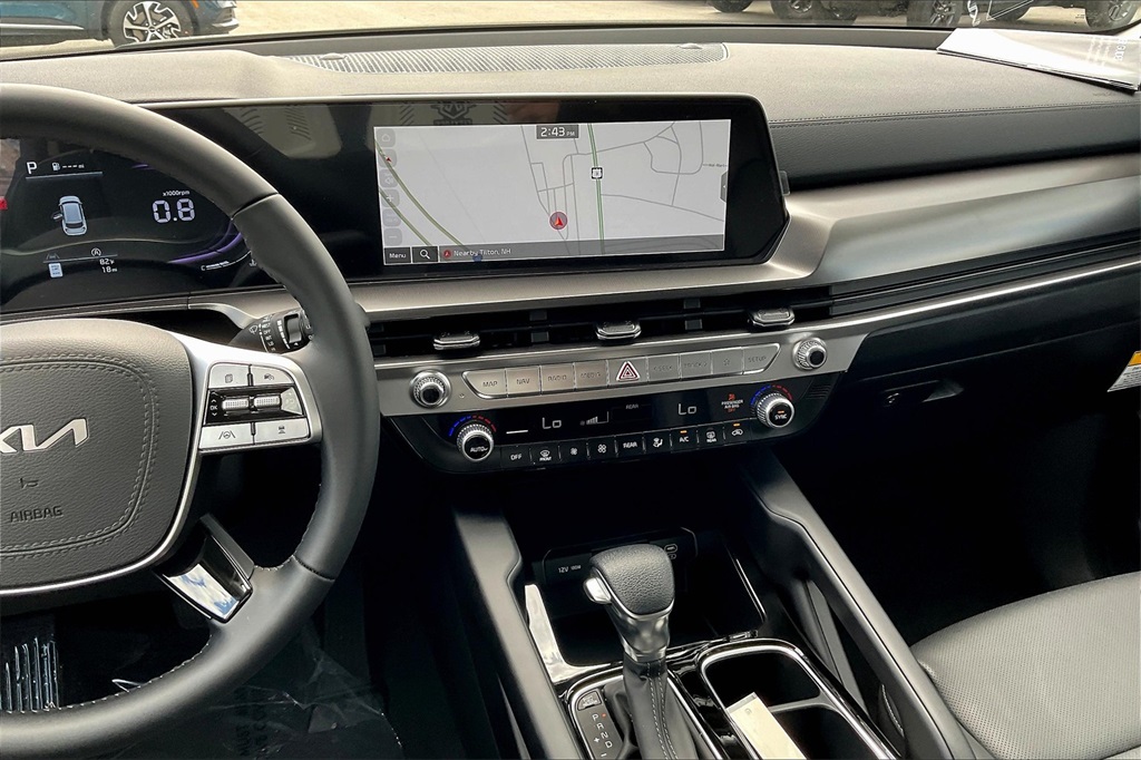 2025 Kia Telluride LX - Photo 13