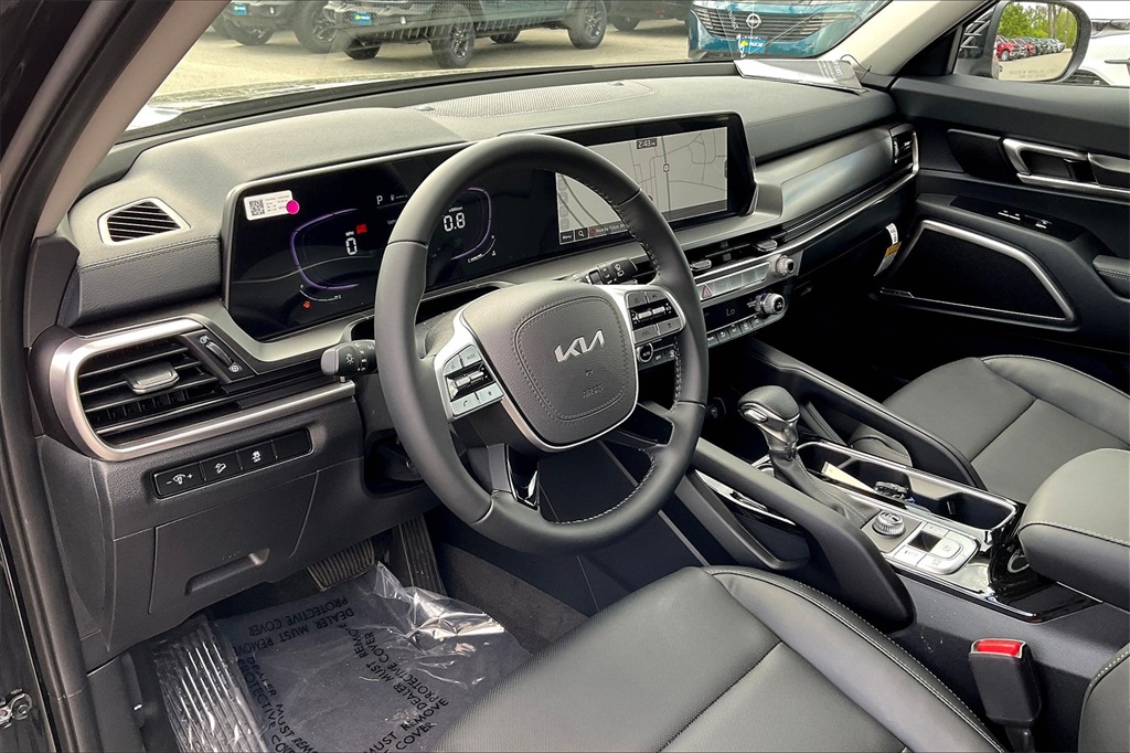 2025 Kia Telluride LX - Photo 9
