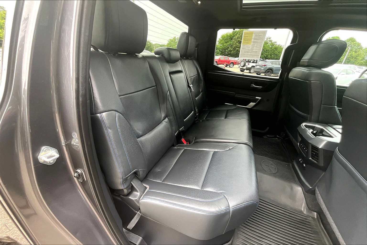 2022 Toyota Tundra Platinum - Photo 16