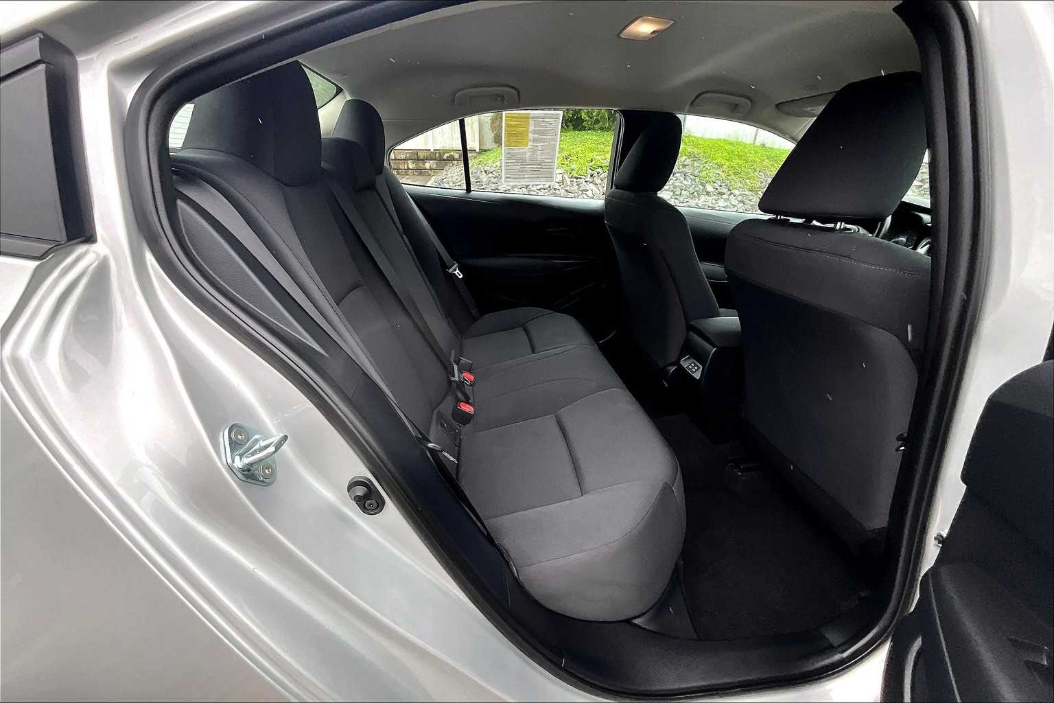 2024 Toyota Corolla LE - Photo 16