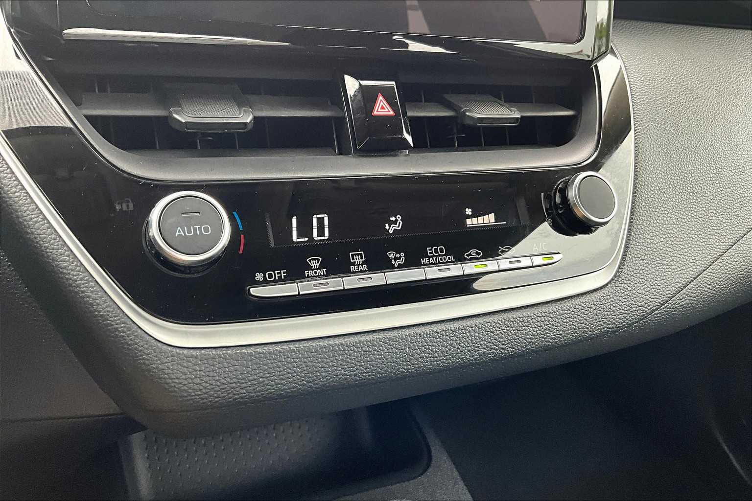 2024 Toyota Corolla LE - Photo 26