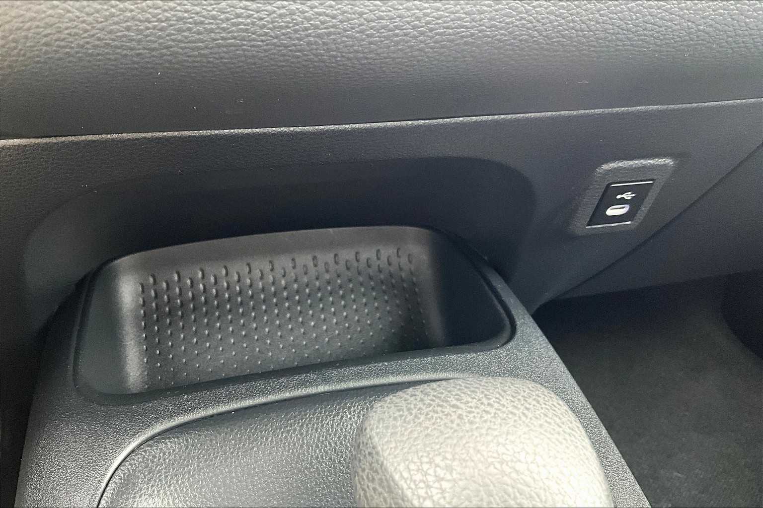 2024 Toyota Corolla LE - Photo 27