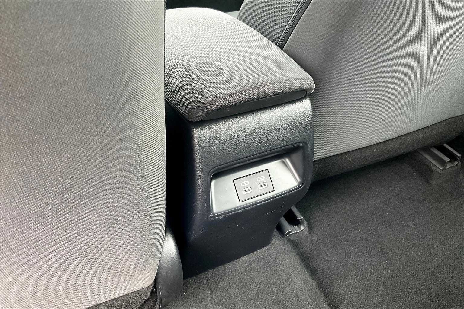 2024 Toyota Corolla LE - Photo 28
