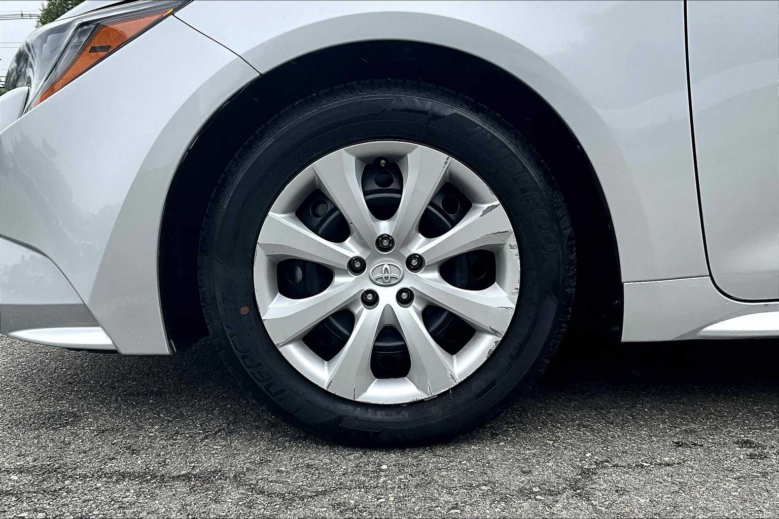 2024 Toyota Corolla LE - Photo 7