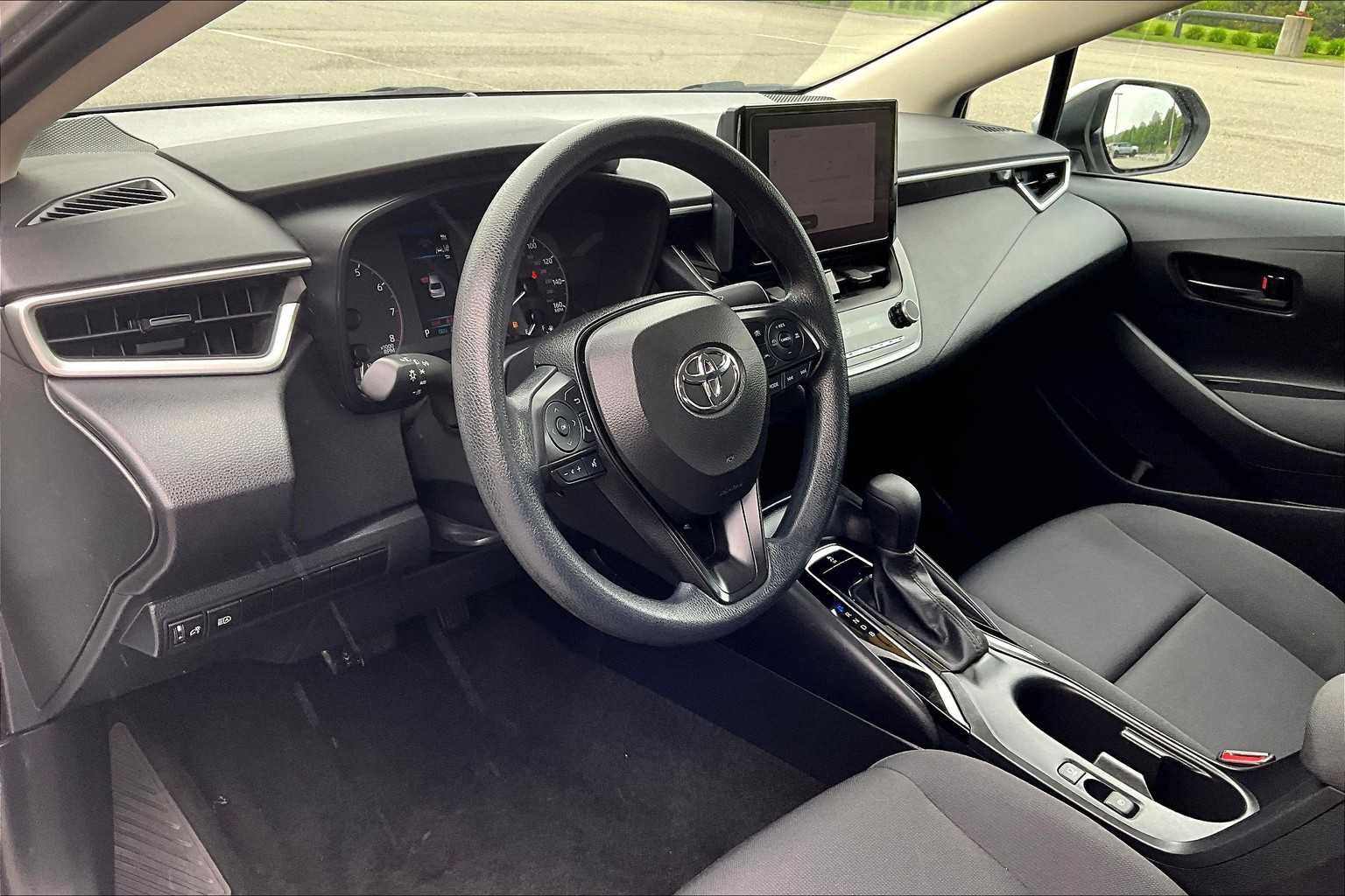 2024 Toyota Corolla LE - Photo 8