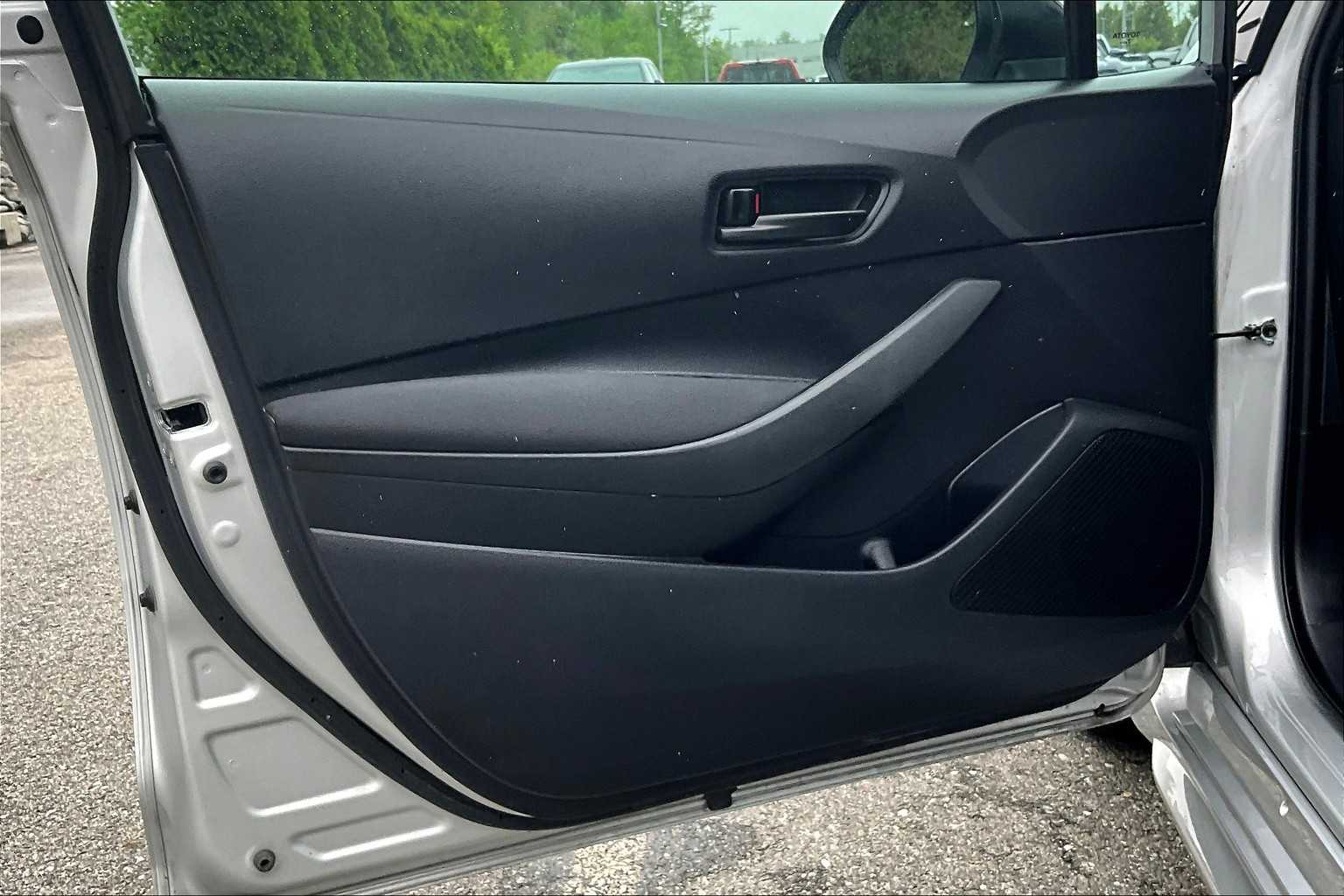 2024 Toyota Corolla LE - Photo 9