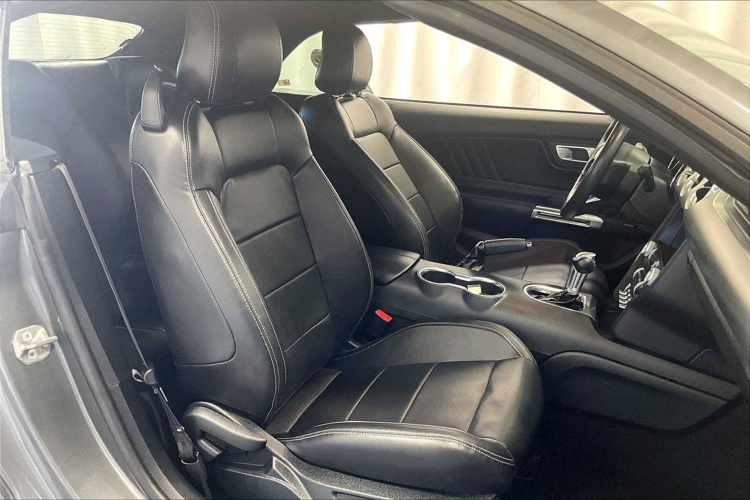 2022 Ford Mustang EcoBoost Premium - Photo 11