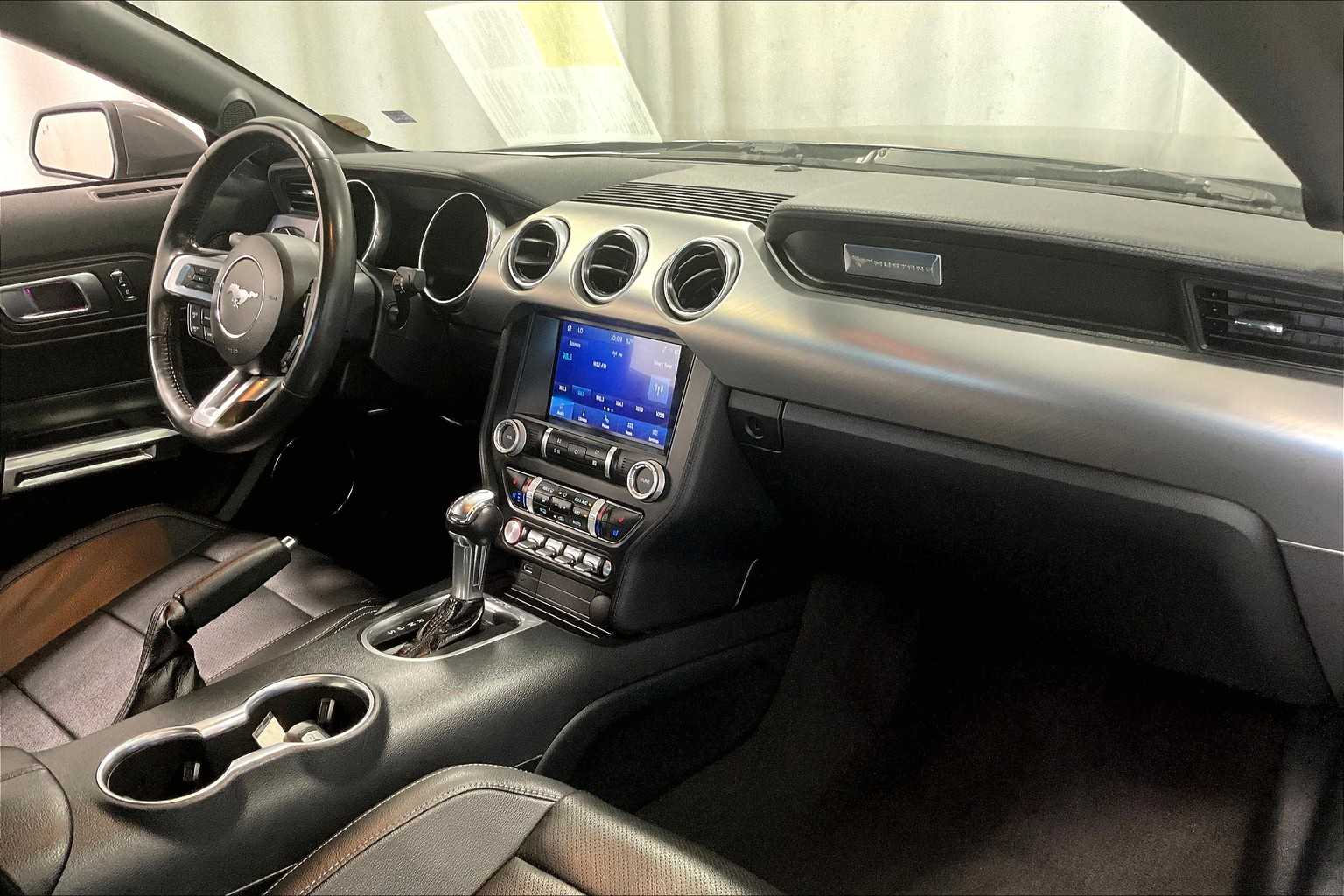 2022 Ford Mustang EcoBoost Premium - Photo 14