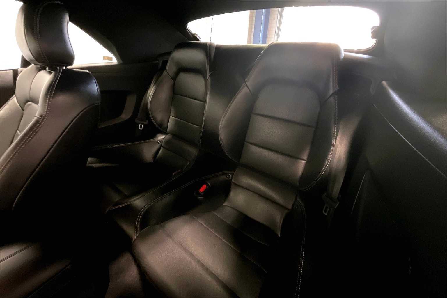 2022 Ford Mustang EcoBoost Premium - Photo 15