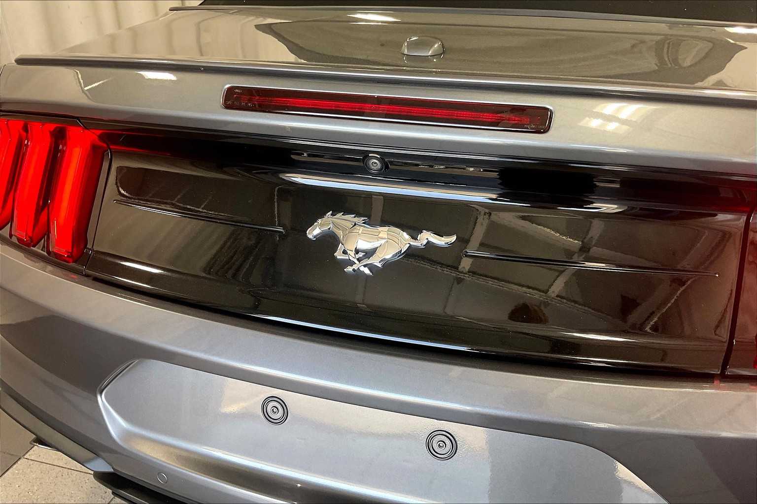 2022 Ford Mustang EcoBoost Premium - Photo 28