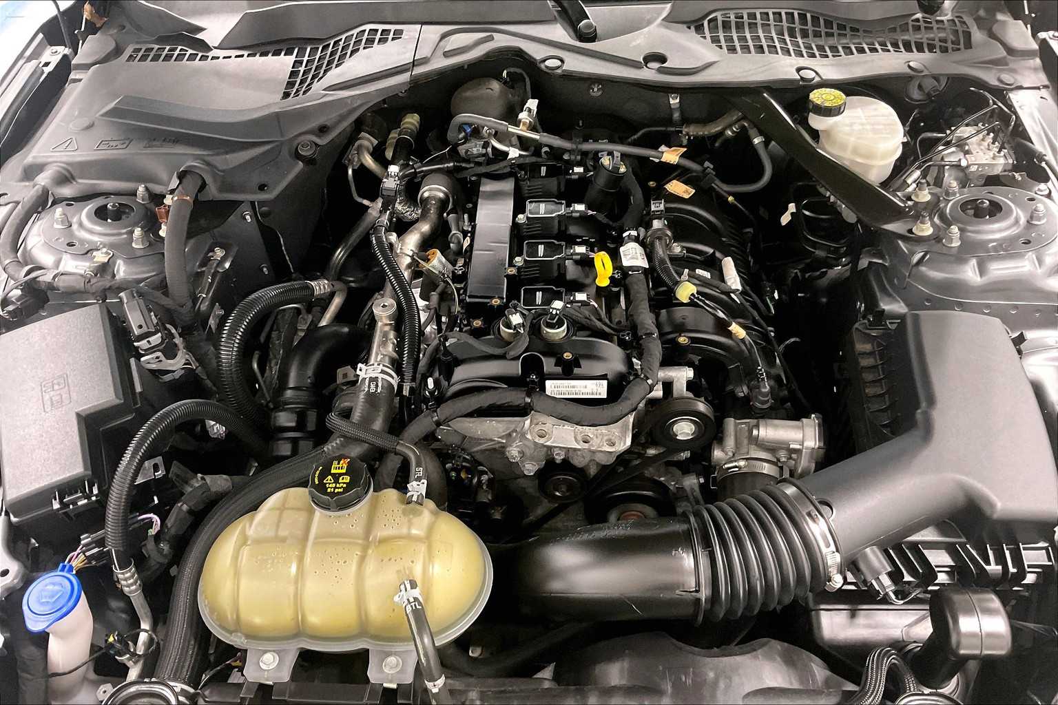 2022 Ford Mustang EcoBoost Premium - Photo 34