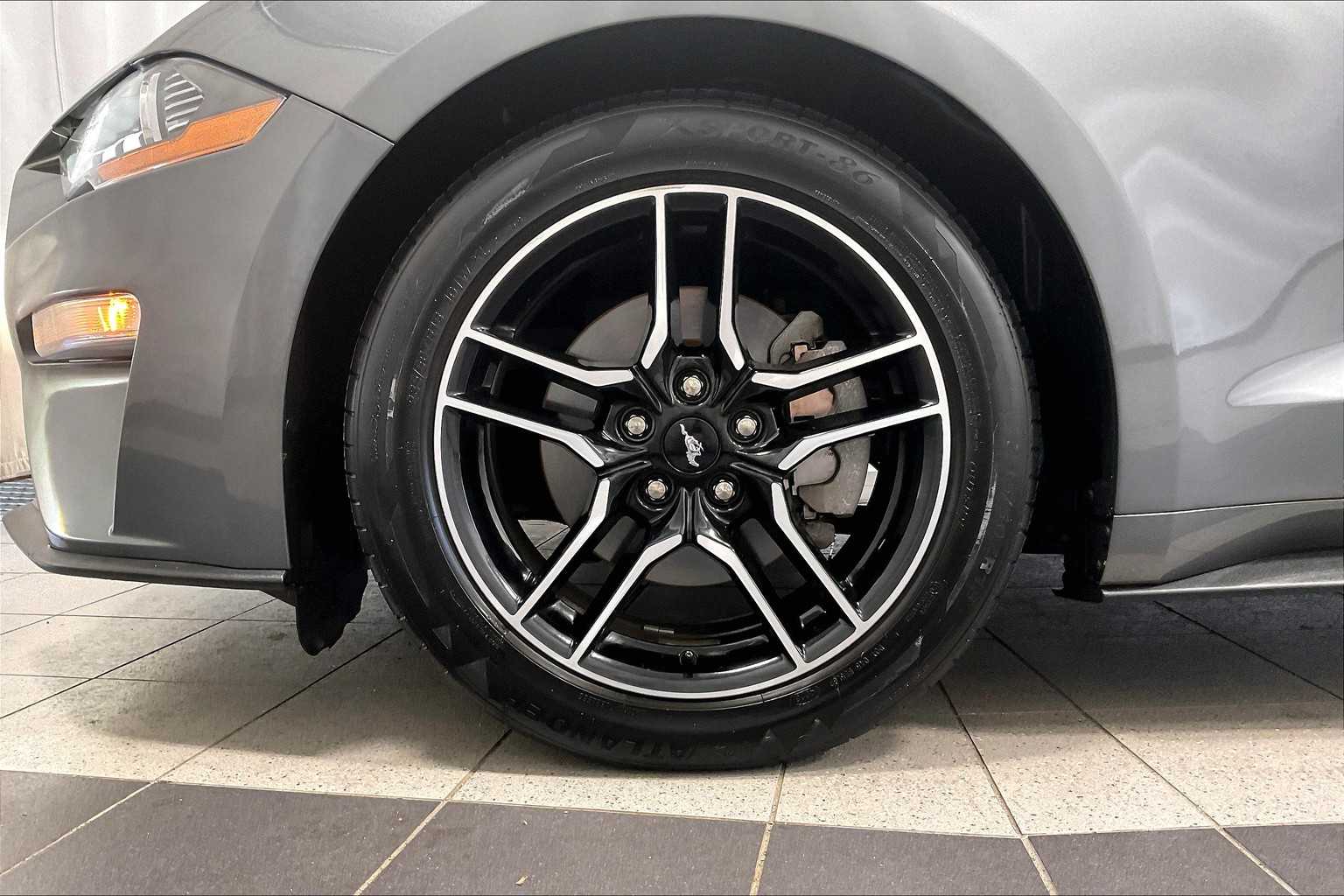 2022 Ford Mustang EcoBoost Premium - Photo 7