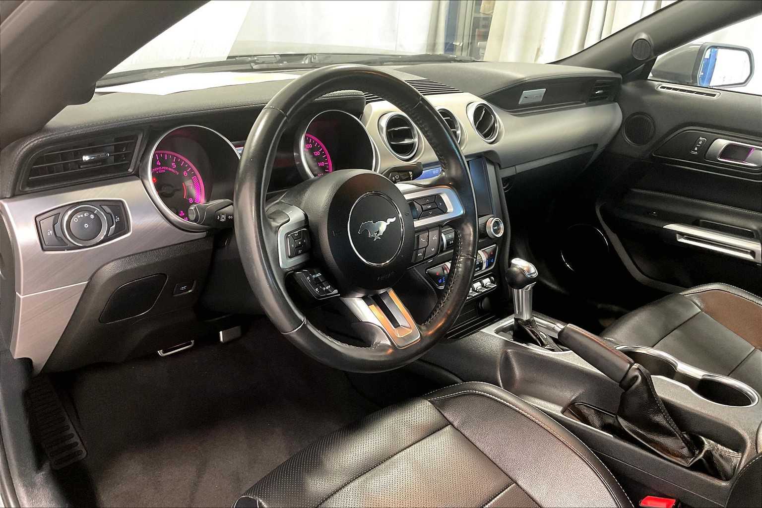2022 Ford Mustang EcoBoost Premium - Photo 8