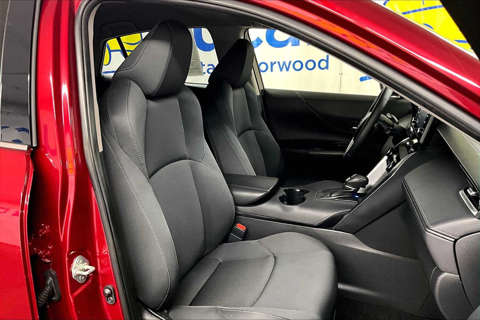 2022 Toyota Venza LE - Photo 11