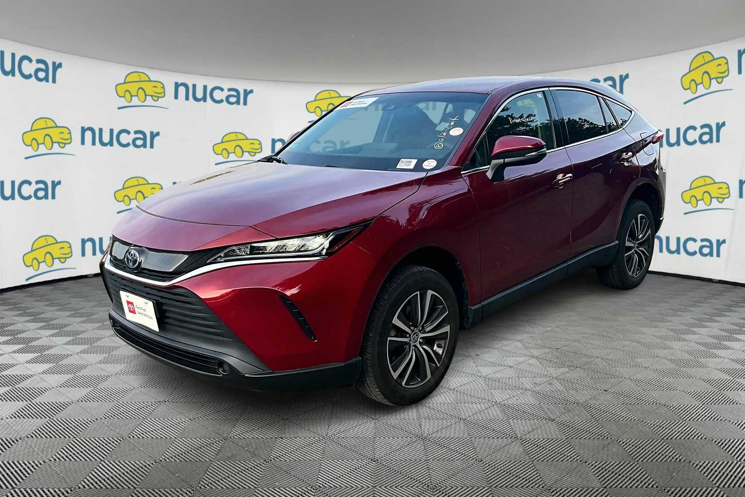 2022 Toyota Venza LE - Photo 2