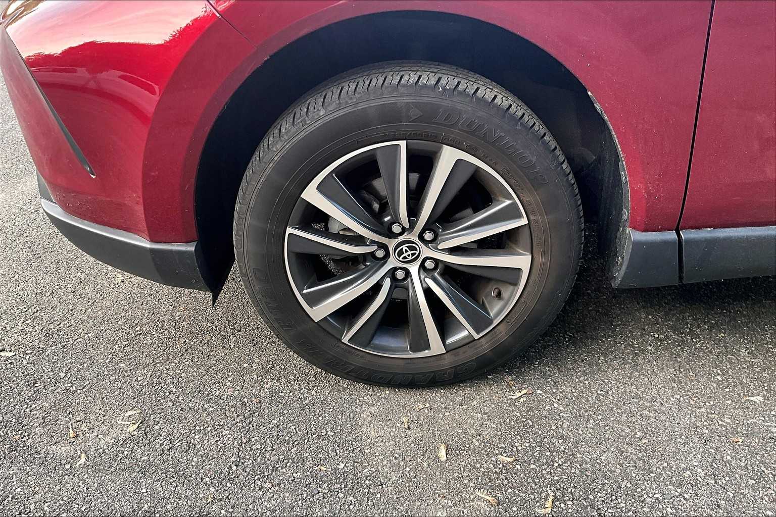 2022 Toyota Venza LE - Photo 4