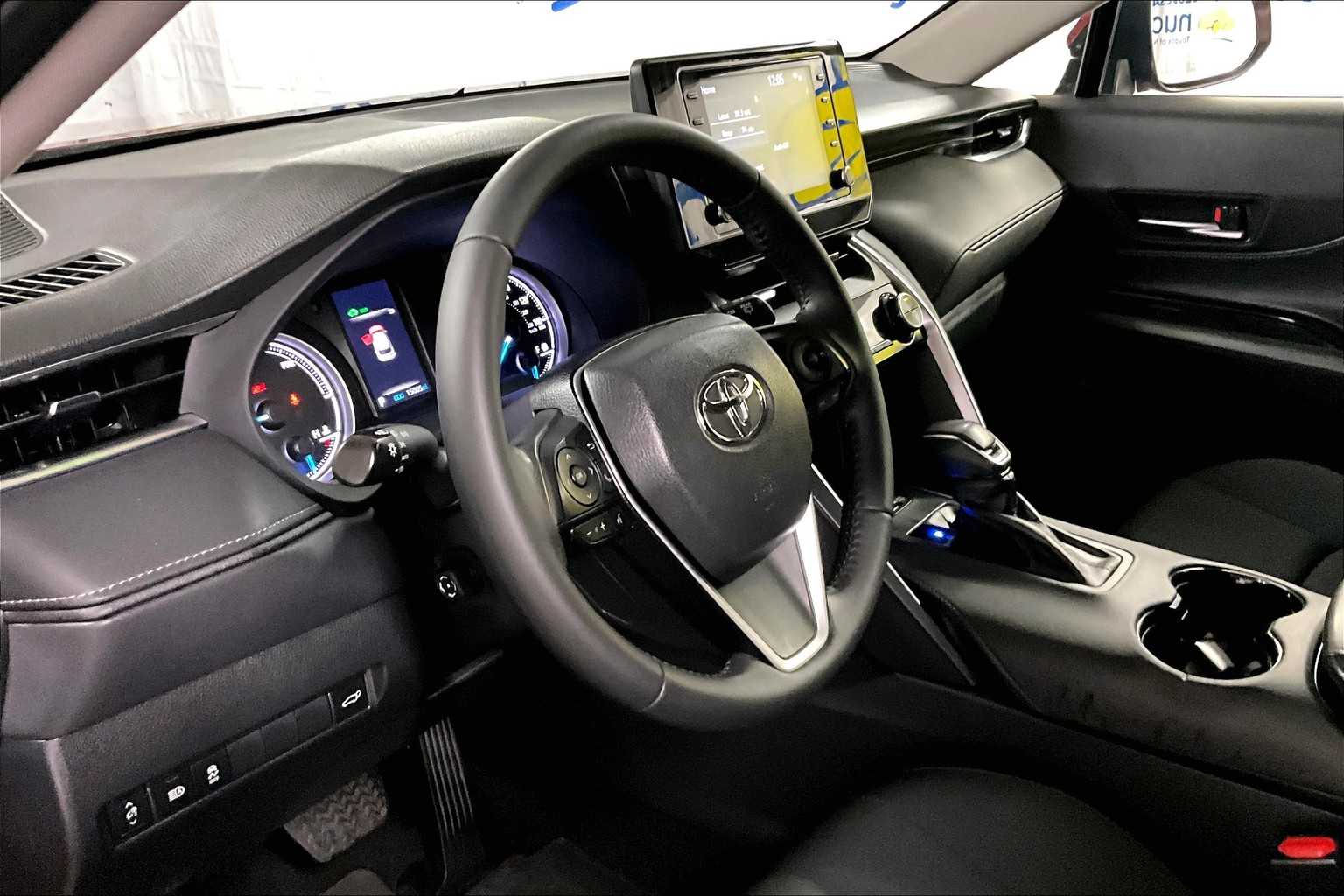 2022 Toyota Venza LE - Photo 8