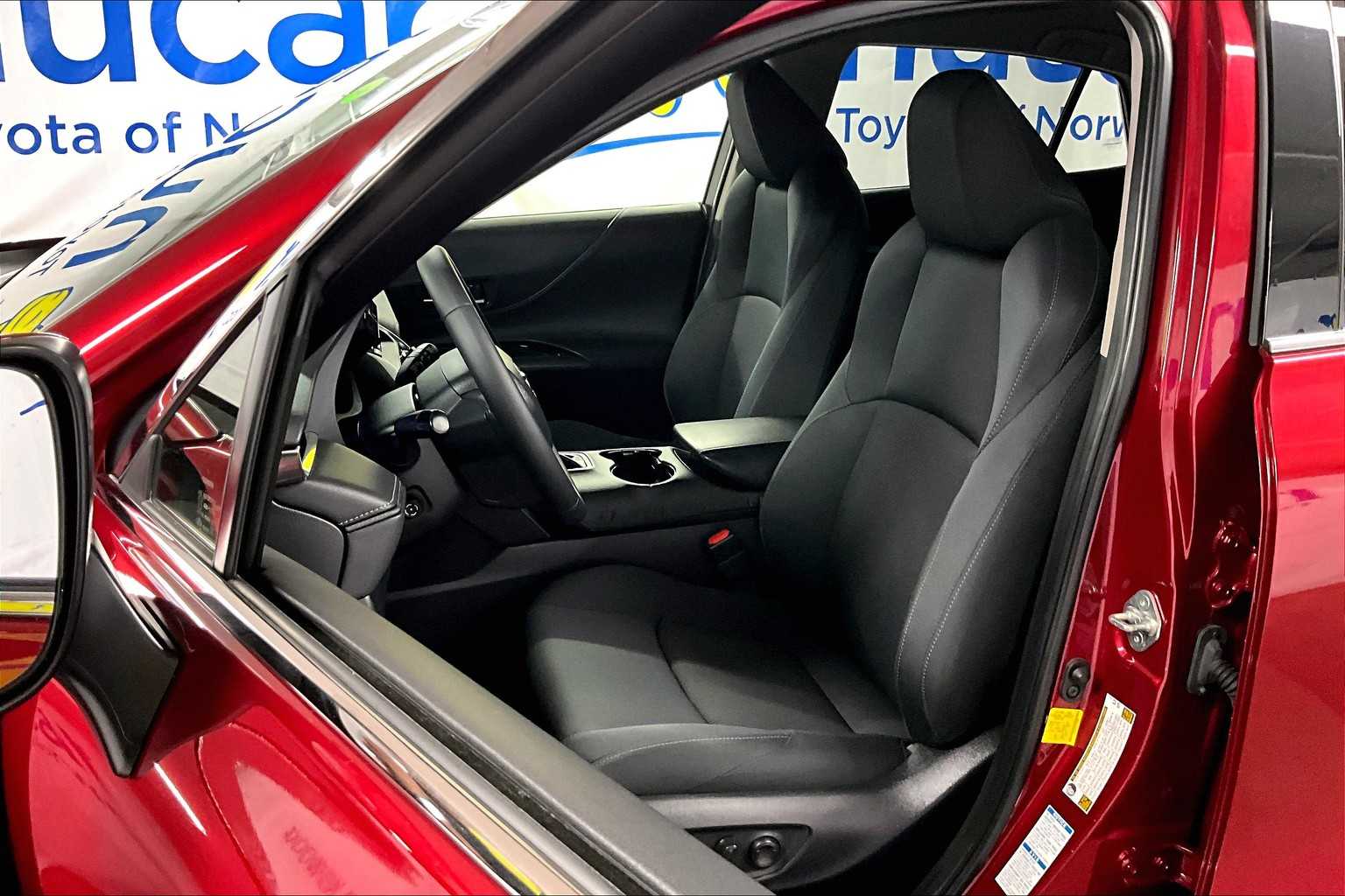 2022 Toyota Venza LE - Photo 10